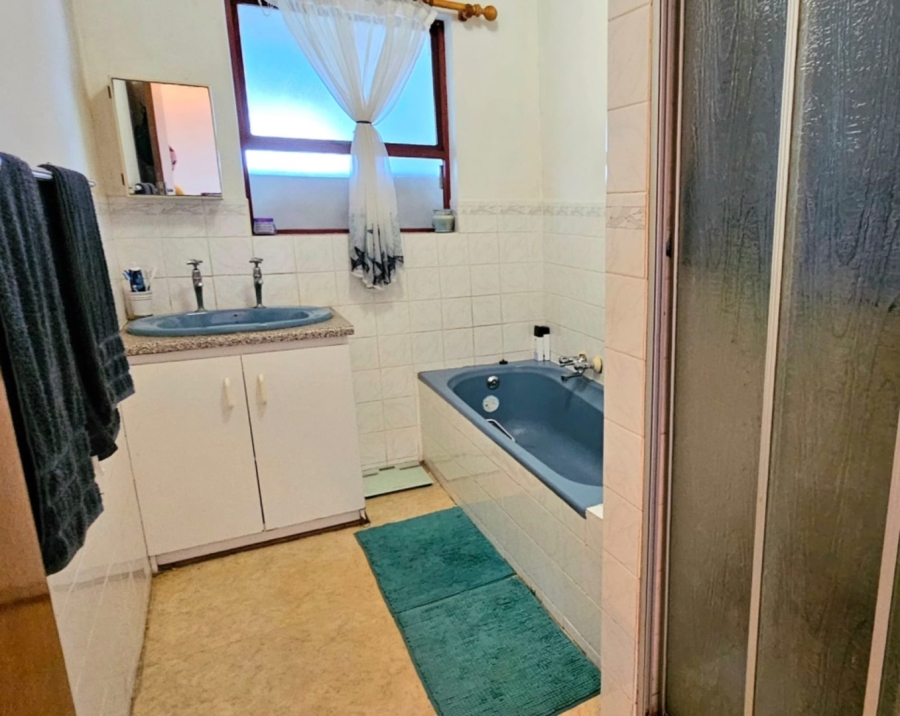 3 Bedroom Property for Sale in Pearly Beach Western Cape